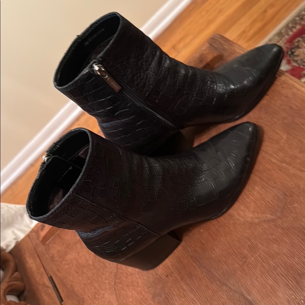 Great Used condition Black Croc Embossed Leather Ankle Boots -1st State sz 7/37